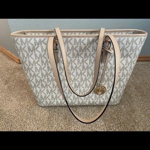 Jet Set Charm Michael Kors Logo Large Tote